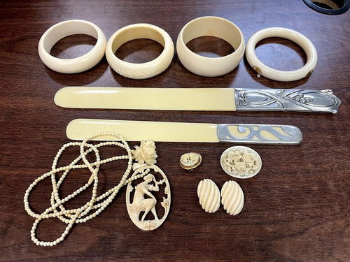 國門利劍再出鞘 浦東機場海關查獲快件渠道走私象牙制品，品牌管理面臨拷問